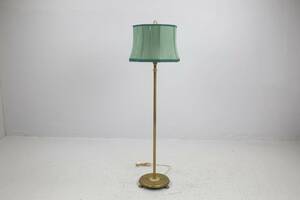 GOLVLAMPA, tvåarmad, mässing, 1950-tal