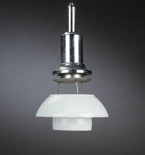 Poul Henningsen. PH 32 pendel