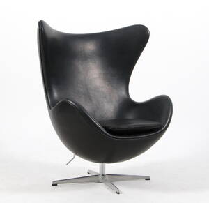 Arne Jacobsen. Lænestol med vippefunktion Ægget - Vacona læder