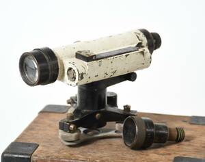 Gammalt avvägningsinstrument, Carl Zeiss