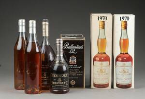 9 flasker Cognac og whisky 9