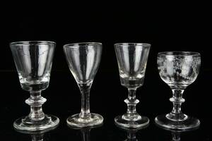 GLAS på fot, 4 st, 1800-talets förra hälft