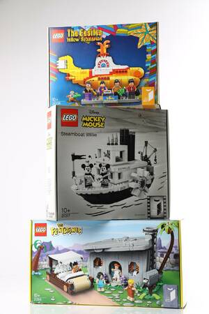 LEGO The Flintstones, The Beatles og Mickey Mouse 3