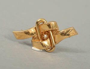 Brosch, 18k med pärla, 1922