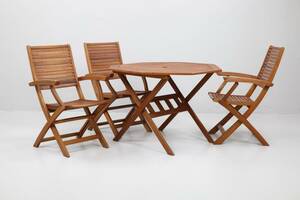 TRÄDGÅRDSSTOLAR, 3 st, samt TRÄDGÅRDSBORD, teak, Jutlandia, 2000-tal