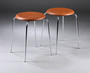Arne Jacobsen. Et par taburetter, DOT model 3170, cognacfarvet anilin læder 2