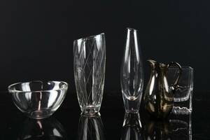 SVEN PALMQVIST, skål, Fuga, samt vas, Orrefors, vaser, 2 st, bl.a. Raito, Iittala samt kanna