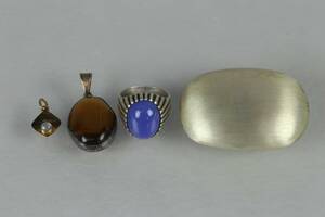 HÄNGE, guld 18 k, ca 0,6 g samt hänge, ring, brosch