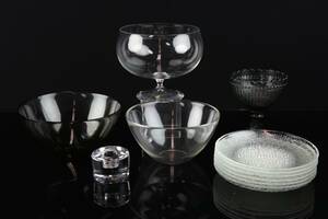 PARTI med skålar, 2 st, Fuga, skålar på fot, ljuslykta samt assietter, Ultima Thule, Iittala