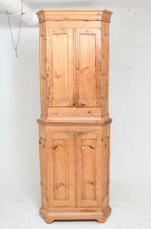 Hörnskåp 1800-tal