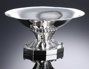 Georg Jensen. Kandisskål af hammerslået sterlingsølv, 1925-1933
