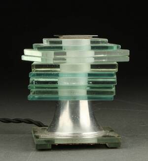 Art Deco. Bordlampe af glas og metal