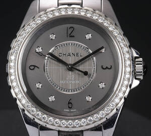 Chanel J12 damearmbåndsur af stål med brillanter