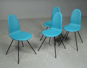 Arne Jacobsen. Fire læderbetrukne stole, Tungen 4