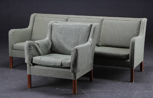 Dansk møbelproducent. Sofasæt. Trepersoners sofa og lænestol 2