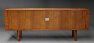 Hans. J. Wegner. Lav skænk i teak, model RY25 fra 195060erne