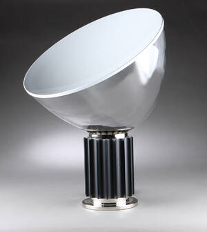 Achille Castiglioni og Pier Giacomo Castiglioni for Flos. Bordlampe model Taccia