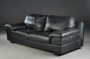 3 pers. sofa med sort læder - italiensk design