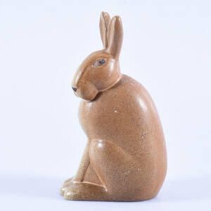 FIGURIN, stengods, Hare Lisa Larson, Jie-keramik.