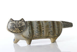 LISA LARSON, FIGURIN