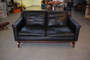 Soffa 2 sits svart skinn 1950-60 tal
