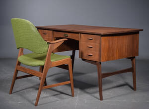 Skrivebord og armstol af teak uld 2