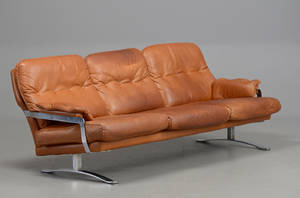 Vatne møbler 3 pers. sofa med lyst brunt læder, stel af forkromet stål, 19601970