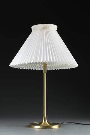Aage Petersen for Le Klint bordlampe, model 328