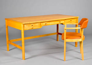 Brd. Andersen, skrivebord samt stol af kirsebærtræ. Model 141 og 156 2