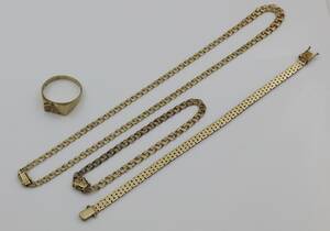 Halskæde, to armbånd og ring af 14 og 8 kt. guld, bl.a. Bismarck og Mursten. 4