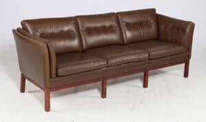 Skippers Furniture. Tre-pers. sofa betrukket med brunt læder